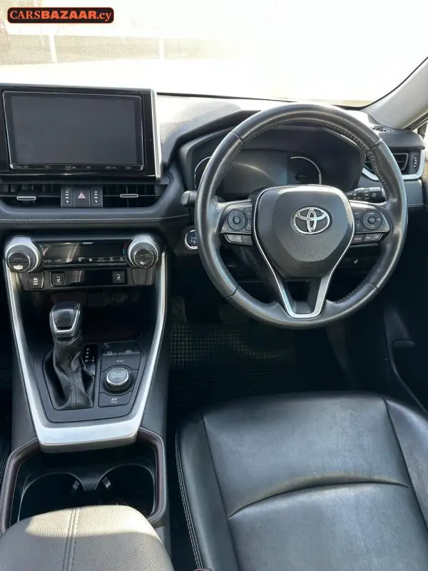 Toyota RAV4 - photo 4