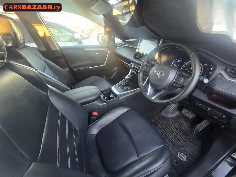 Toyota RAV4 - photo 4