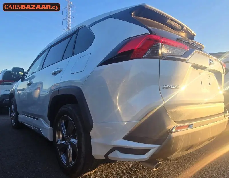Toyota RAV4 - photo 5