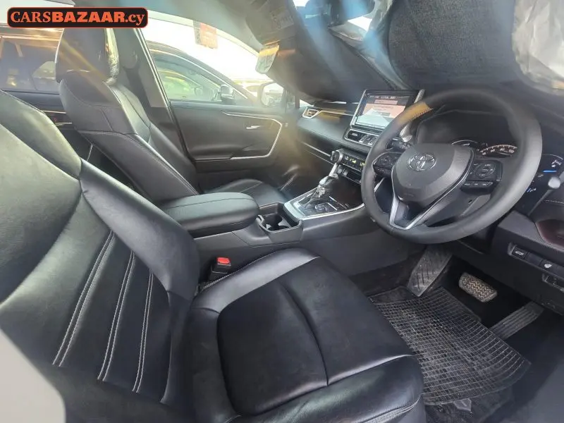 Toyota RAV4 - photo 7