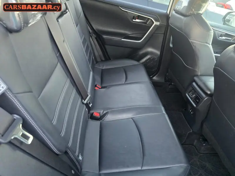 Toyota RAV4 - photo 4