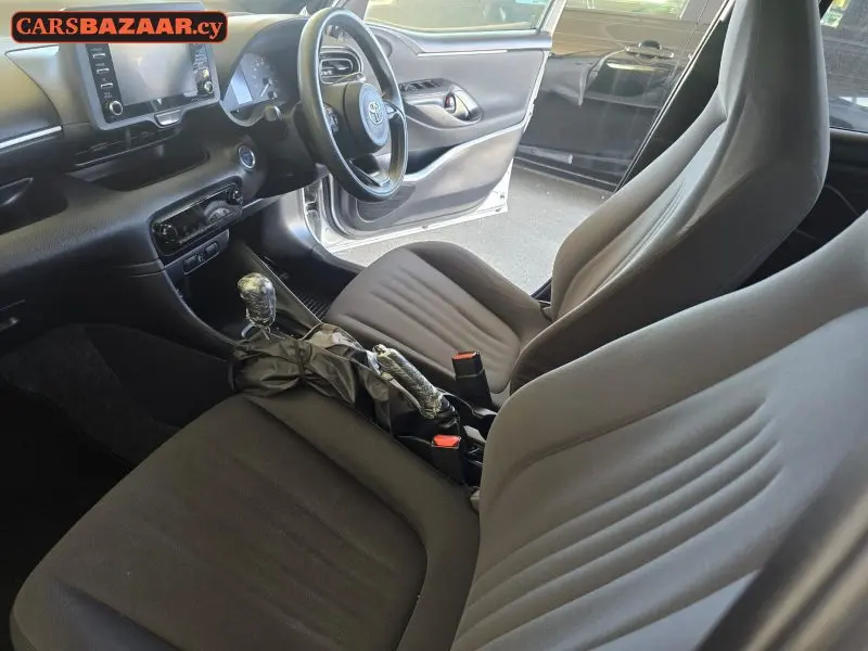 Toyota Yaris  - photo 3