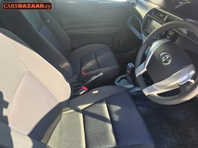 Toyota Aqua - photo 3