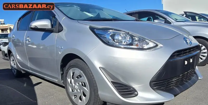 Toyota Aqua - photo 2