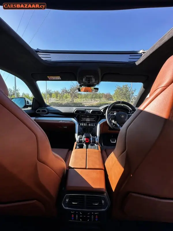 Lamborghini Urus - photo 12