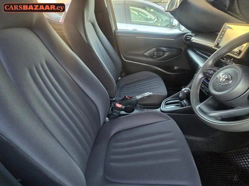 Toyota Yaris  - photo 4