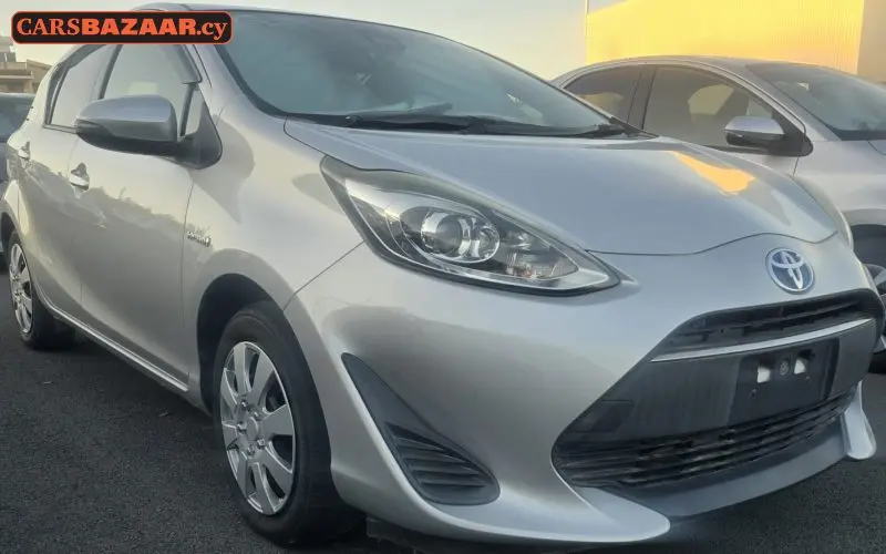 Toyota Aqua - photo 2