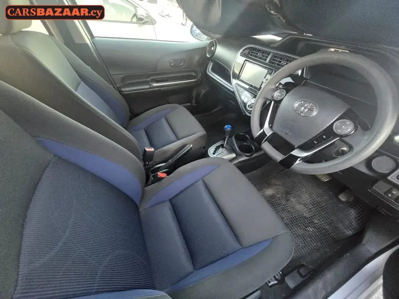 Toyota Aqua - photo 5