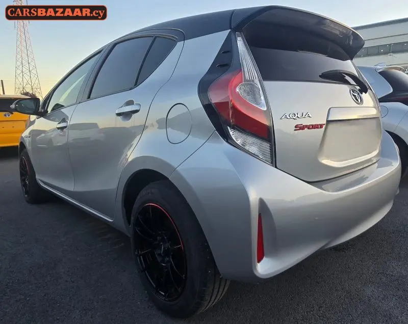 Toyota Aqua - photo 3