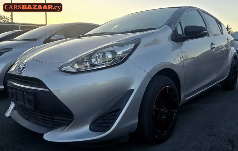 Toyota Aqua - photo 2