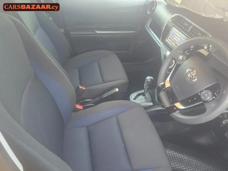 Toyota Aqua - photo 3