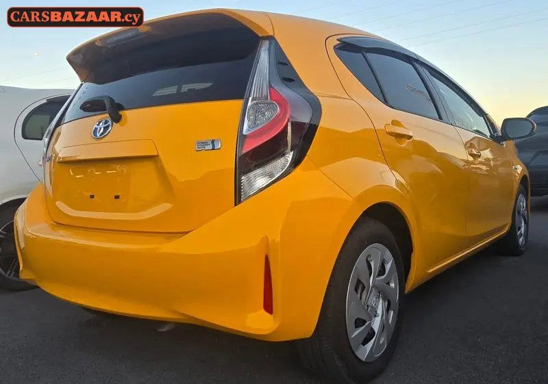 Toyota Aqua - photo 2
