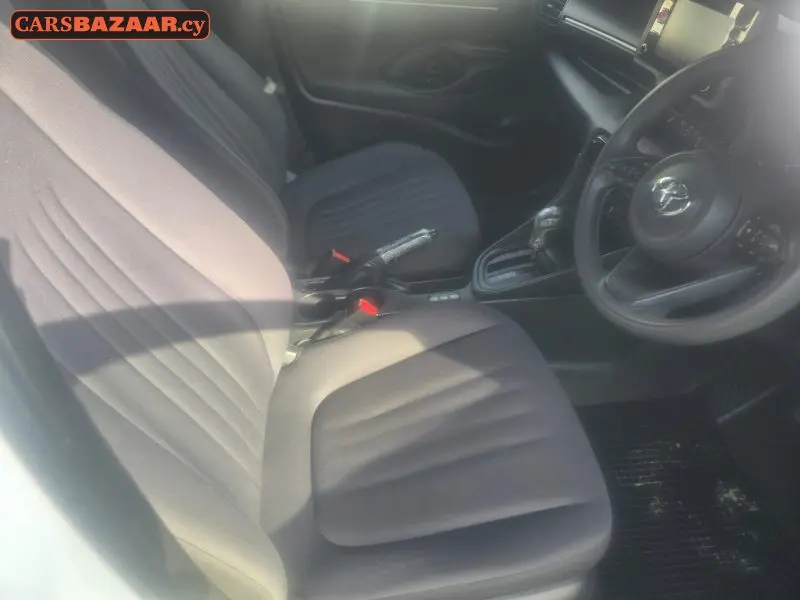 Toyota Yaris  - photo 2