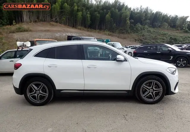 Mercedes-Benz GLA200d AMG Line  - photo 5