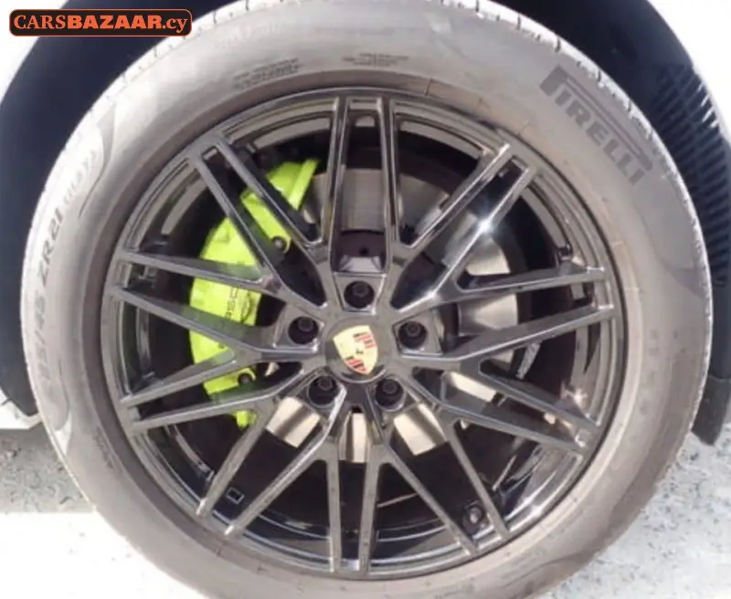 Porsche Cayenne  - photo 5