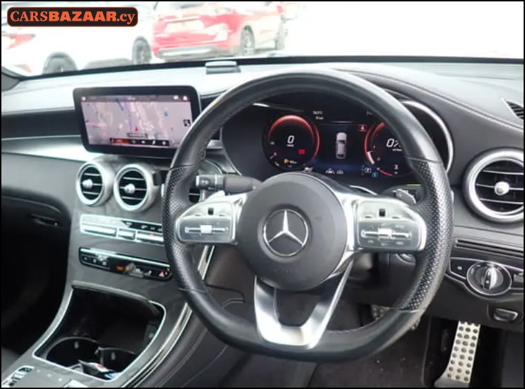 Mercedes-Benz GLC300 AMG Line - photo 10