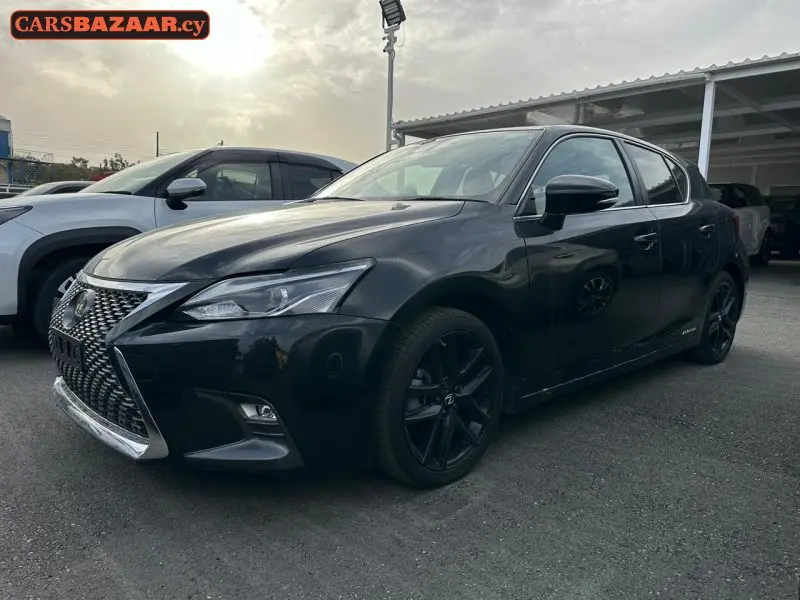 Lexus CT200H - photo 2