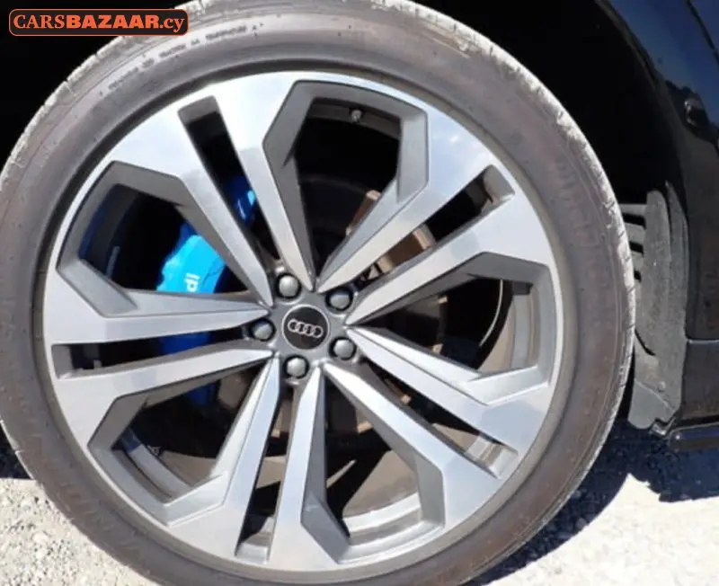 Audi Q8 55TFSI Quattro S Line	 - photo 4