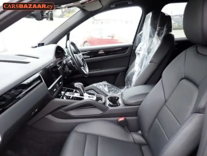 Porsche Cayenne  - photo 5