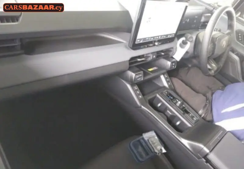 Toyota RAV4 - photo 3