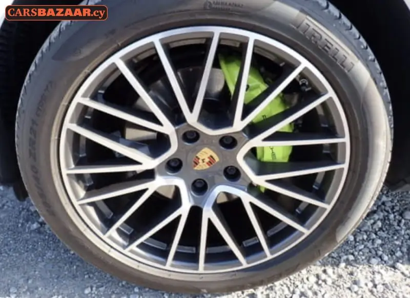 Porsche Cayenne  - photo 7