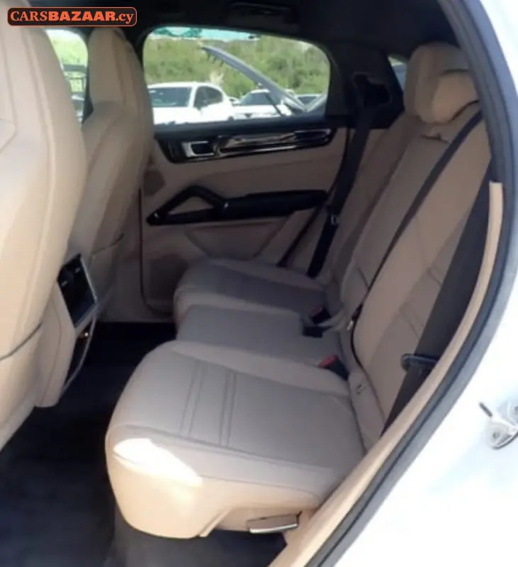 Porsche Cayenne  - photo 5