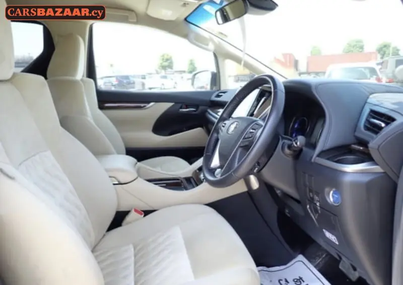 Toyota Alphard  - photo 4