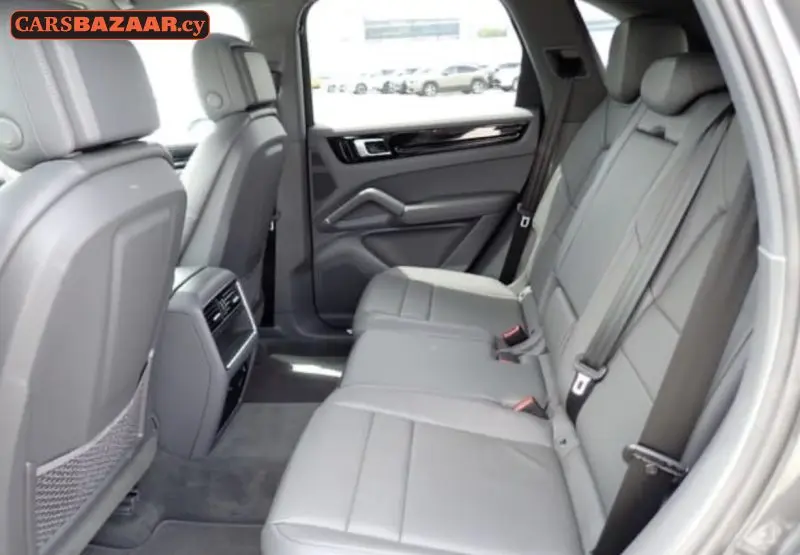 Porsche Cayenne  - photo 6