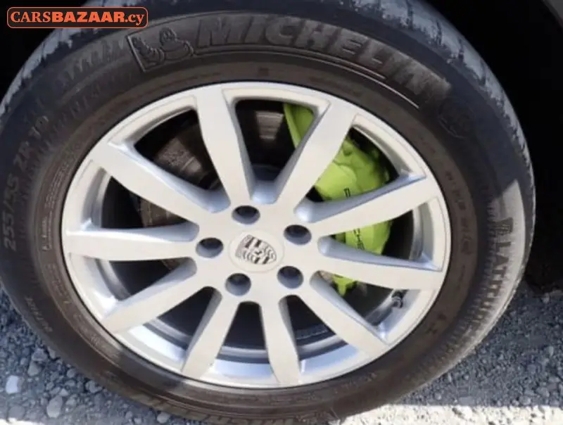 Porsche Cayenne  - photo 6