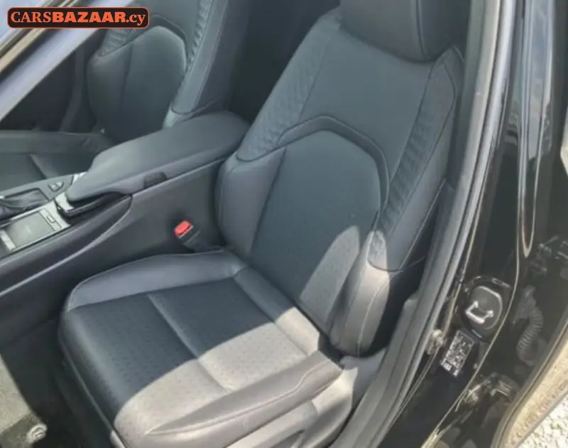 Lexus UX250H  - photo 4